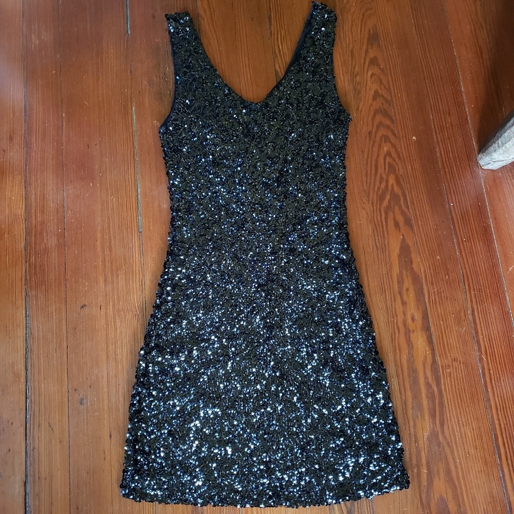 Amber Blue form fitting Sequined party Dress